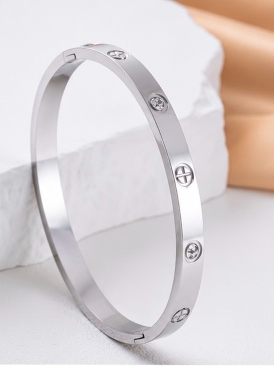 Jewelry - Silver Stainless Steel Bracelet – Waterproof – 7 Inches 🩶